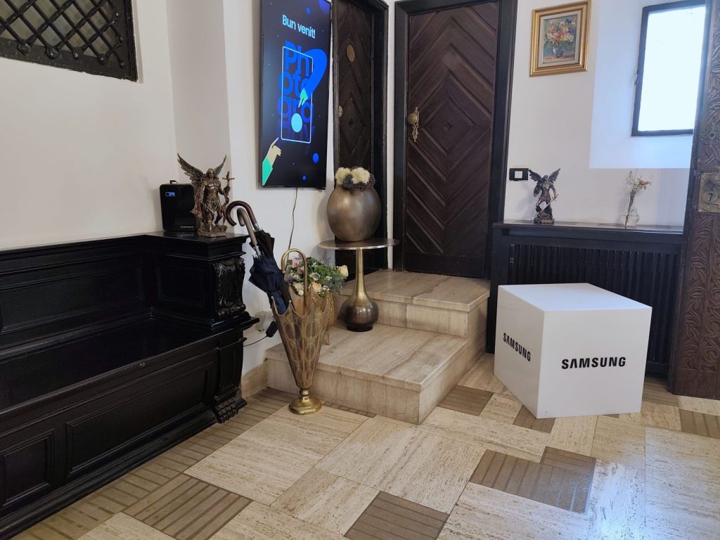 Într-un mediu profesional tot mai orientat spre performanță, colaborare și inovație, companiile moderne caută spații care să inspire creativitate și profesionalism. La EkoGroup Vila București, eleganța arhitecturală, serviciile premium și atenția la detalii se îmbină pentru a crea locul ideal unde evenimentele de business și workshop-urile se transformă în experiențe memorabile. Prin designul rafinat și atmosfera relaxată, vila oferă cadrul perfect pentru companiile care își doresc business parties și întâlniri corporate desfășurate impecabil. EkoGroup Vila – locația ideală pentru evenimente de business Situată în centrul Bucureștiului, pe Strada Polonă nr. 19, EkoGroup Vila oferă un spațiu elegant, complet echipat și adaptabil pentru diverse formate de evenimente corporate. Este o locație dedicată companiilor care pun accent pe imagine, rafinament și eficiență. Facilități și avantaje săli moderne pentru conferințe, workshop-uri și traininguri; curte interioară elegantă pentru evenimente în aer liber; echipamente audio-video profesionale; Wi-Fi de mare viteză și suport tehnic complet; catering premium și meniuri personalizate; zone lounge pentru networking și momente de relaxare. Prin îmbinarea perfectă dintre eleganță și funcționalitate, EkoGroup Vila se remarcă printre cele mai apreciate locații pentru evenimente de business din București. Workshop-uri corporate organizate cu stil La EkoGroup Vila, fiecare workshop devine o experiență care inspiră performanță și colaborare. Spațiile luminoase, atmosfera rafinată și serviciile personalizate creează mediul ideal pentru echipele care își doresc productivitate și conexiune reală. Servicii oferite planificare completă pentru workshop-uri și evenimente de business; amenajare personalizată în funcție de tematică și brand; catering rafinat, cu meniuri adaptate tipului de eveniment; echipamente moderne pentru prezentări și activități interactive; suport logistic și tehnic permanent; opțiuni de entertainment pentru sesiuni de relaxare și socializare. Fiecare detaliu este gestionat cu profesionalism, pentru ca echipele să se concentreze pe idei, inovație și rezultate. Business parties și întâlniri corporate elegante Pe lângă workshop-uri și conferințe, EkoGroup Vila este gazda perfectă pentru business parties și recepții corporate. Atmosfera caldă, designul elegant și serviciile complete transformă orice eveniment într-o experiență premium, unde succesul se sărbătorește cu stil. Avantaje pentru companii ✔️ Poziționare centrală, într-o zonă premium a capitalei; ✔️ Spații versatile, potrivite pentru petreceri, prezentări și cocktailuri; ✔️ Servicii all-inclusive, de la concept la implementare; ✔️ Echipă profesionistă, cu experiență în evenimente de business; ✔️ Atmosferă rafinată, ideală pentru networking și colaborare; ✔️ Opțiuni personalizate pentru business parties tematice. Prin atenția la detalii și eleganța naturală a spațiului, EkoGroup Vila oferă o experiență completă pentru companiile care își doresc evenimente corporate memorabile. Tipuri de evenimente desfășurate la EkoGroup Vila evenimente de business și întâlniri corporate; workshop-uri tematice și traininguri de echipă; business parties și recepții de firmă; conferințe, seminarii și prezentări de brand; lansări de produse și evenimente media; cocktailuri și gale anuale corporate. Indiferent de natura evenimentului, vila oferă soluții flexibile, un cadru elegant și servicii integrate. EkoGroup Vila – rafinament și profesionalism în evenimente corporate La EkoGroup Vila București, eleganța, tehnologia și profesionalismul se îmbină pentru a crea o experiență unică. Cu o locație centrală, servicii premium și o echipă dedicată, vila este alegerea ideală pentru companiile care doresc evenimente de business și business parties organizate impecabil. 📍 Str. Polonă nr. 19, Sector 1, București 📞 Telefon / WhatsApp: 0771 303 303 📧 Email: corporate@ekogroup.ro 🌐 Vizitează site-ul oficial: EkoGroup Vila Transformă următorul tău eveniment într-o experiență elegantă și eficientă – la EkoGroup Vila, gazda perfectă pentru evenimente de business și workshop-uri corporate de succes.