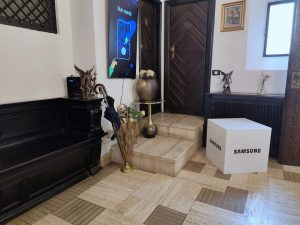 Într-un mediu profesional tot mai orientat spre performanță, colaborare și inovație, companiile moderne caută spații care să inspire creativitate și profesionalism. La EkoGroup Vila București, eleganța arhitecturală, serviciile premium și atenția la detalii se îmbină pentru a crea locul ideal unde evenimentele de business și workshop-urile se transformă în experiențe memorabile. Prin designul rafinat și atmosfera relaxată, vila oferă cadrul perfect pentru companiile care își doresc business parties și întâlniri corporate desfășurate impecabil. EkoGroup Vila – locația ideală pentru evenimente de business Situată în centrul Bucureștiului, pe Strada Polonă nr. 19, EkoGroup Vila oferă un spațiu elegant, complet echipat și adaptabil pentru diverse formate de evenimente corporate. Este o locație dedicată companiilor care pun accent pe imagine, rafinament și eficiență. Facilități și avantaje săli moderne pentru conferințe, workshop-uri și traininguri; curte interioară elegantă pentru evenimente în aer liber; echipamente audio-video profesionale; Wi-Fi de mare viteză și suport tehnic complet; catering premium și meniuri personalizate; zone lounge pentru networking și momente de relaxare. Prin îmbinarea perfectă dintre eleganță și funcționalitate, EkoGroup Vila se remarcă printre cele mai apreciate locații pentru evenimente de business din București. Workshop-uri corporate organizate cu stil La EkoGroup Vila, fiecare workshop devine o experiență care inspiră performanță și colaborare. Spațiile luminoase, atmosfera rafinată și serviciile personalizate creează mediul ideal pentru echipele care își doresc productivitate și conexiune reală. Servicii oferite planificare completă pentru workshop-uri și evenimente de business; amenajare personalizată în funcție de tematică și brand; catering rafinat, cu meniuri adaptate tipului de eveniment; echipamente moderne pentru prezentări și activități interactive; suport logistic și tehnic permanent; opțiuni de entertainment pentru sesiuni de relaxare și socializare. Fiecare detaliu este gestionat cu profesionalism, pentru ca echipele să se concentreze pe idei, inovație și rezultate. Business parties și întâlniri corporate elegante Pe lângă workshop-uri și conferințe, EkoGroup Vila este gazda perfectă pentru business parties și recepții corporate. Atmosfera caldă, designul elegant și serviciile complete transformă orice eveniment într-o experiență premium, unde succesul se sărbătorește cu stil. Avantaje pentru companii ✔️ Poziționare centrală, într-o zonă premium a capitalei; ✔️ Spații versatile, potrivite pentru petreceri, prezentări și cocktailuri; ✔️ Servicii all-inclusive, de la concept la implementare; ✔️ Echipă profesionistă, cu experiență în evenimente de business; ✔️ Atmosferă rafinată, ideală pentru networking și colaborare; ✔️ Opțiuni personalizate pentru business parties tematice. Prin atenția la detalii și eleganța naturală a spațiului, EkoGroup Vila oferă o experiență completă pentru companiile care își doresc evenimente corporate memorabile. Tipuri de evenimente desfășurate la EkoGroup Vila evenimente de business și întâlniri corporate; workshop-uri tematice și traininguri de echipă; business parties și recepții de firmă; conferințe, seminarii și prezentări de brand; lansări de produse și evenimente media; cocktailuri și gale anuale corporate. Indiferent de natura evenimentului, vila oferă soluții flexibile, un cadru elegant și servicii integrate. EkoGroup Vila – rafinament și profesionalism în evenimente corporate La EkoGroup Vila București, eleganța, tehnologia și profesionalismul se îmbină pentru a crea o experiență unică. Cu o locație centrală, servicii premium și o echipă dedicată, vila este alegerea ideală pentru companiile care doresc evenimente de business și business parties organizate impecabil. 📍 Str. Polonă nr. 19, Sector 1, București 📞 Telefon / WhatsApp: 0771 303 303 📧 Email: corporate@ekogroup.ro 🌐 Vizitează site-ul oficial: EkoGroup Vila Transformă următorul tău eveniment într-o experiență elegantă și eficientă – la EkoGroup Vila, gazda perfectă pentru evenimente de business și workshop-uri corporate de succes.